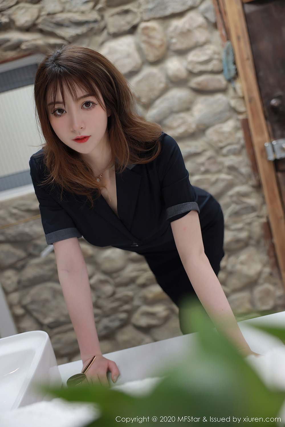 [MFStar模范学院]MF20200701VOL0337 2020.07.01 VOL.337 制服旅拍黑丝 yoo优优 预览图 - 4
