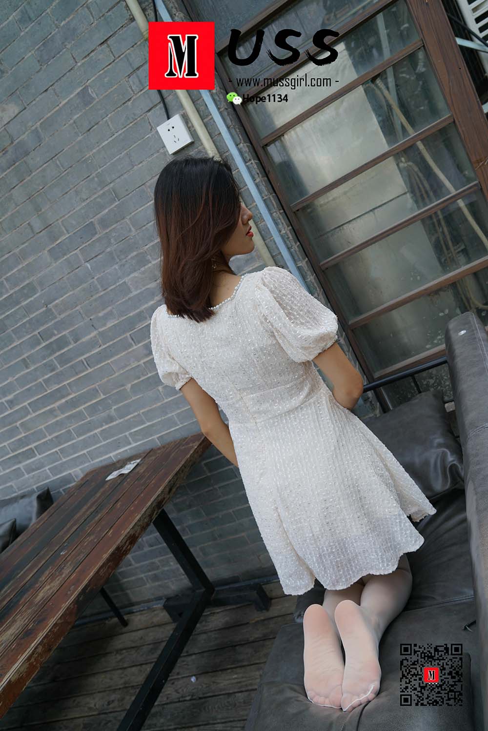 [MussGirl慕丝女郎]NO.018 白衣护士与白丝的绝美邂逅小贤（足底特写篇） 预览图 - 2