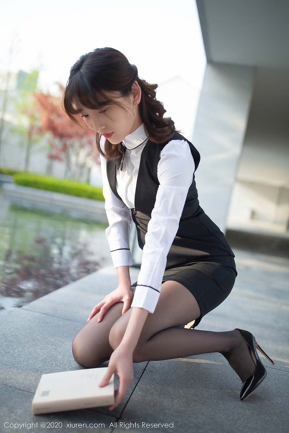 [Xiuren秀人网]XR20200709N02312 2020.07.09 NO.2312 陆萱萱 性感制服 预览图 - 3