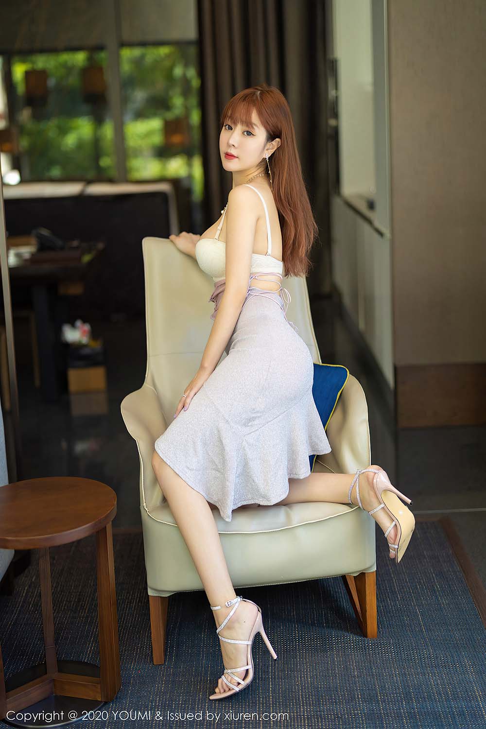 [YouMi尤蜜荟]YMH20200707VOL0480 2020.07.07 VOL.480 璀璨的吊裙 王雨纯 预览图 - 4