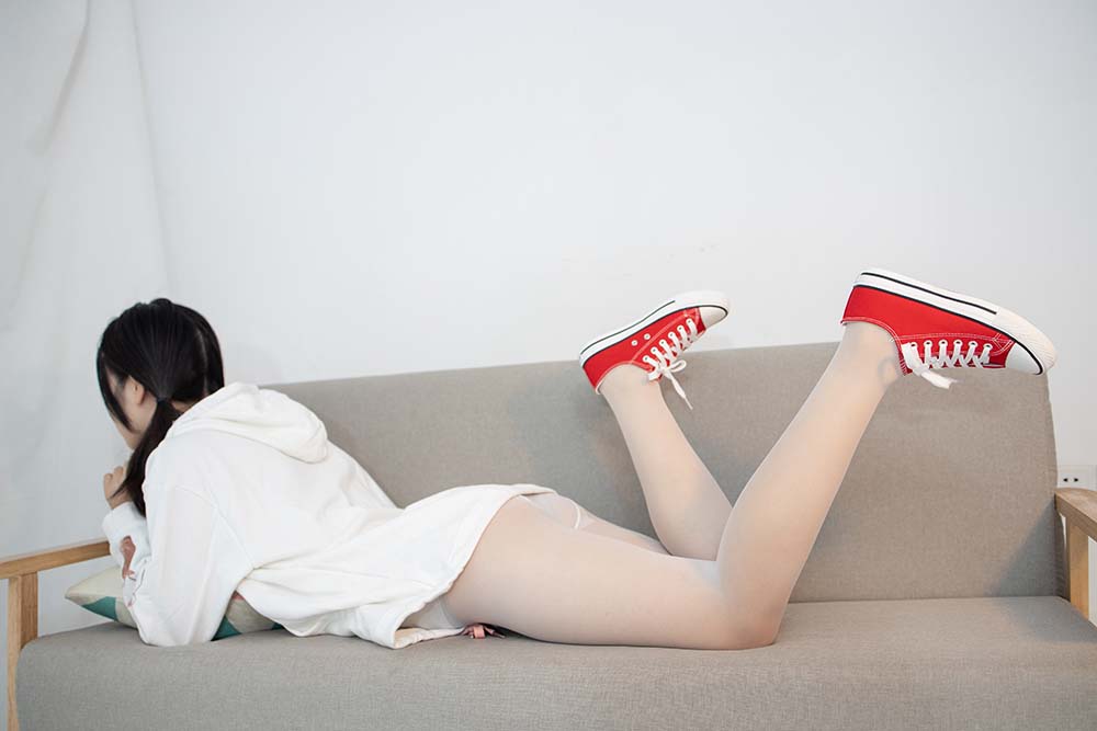 森萝财团写真 JKFUN-040《红色帆布鞋定制》13D白丝 小夜 预览图 - 2