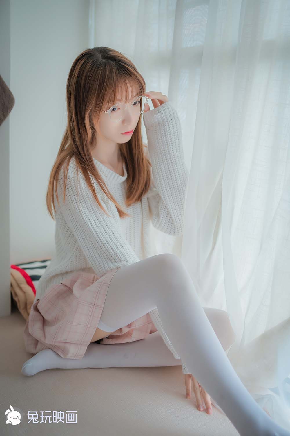 [兔玩映画]B86.003 粉格裙的眼镜娘 预览图 - 2