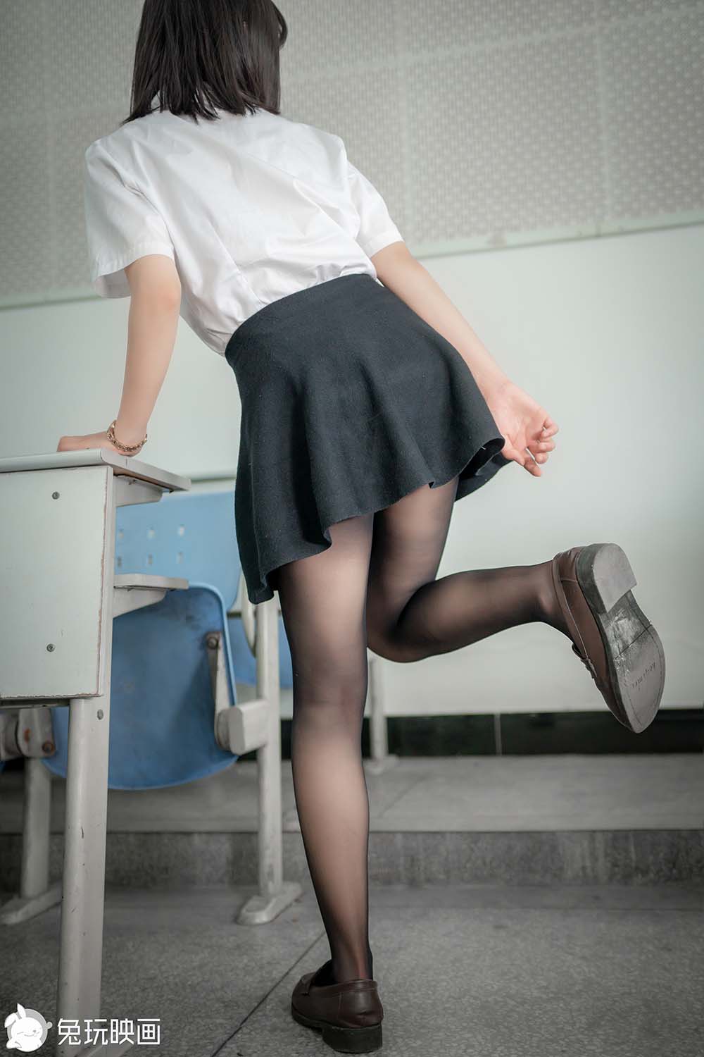 [兔玩映画]C23.006 教室里的少女 预览图 - 2