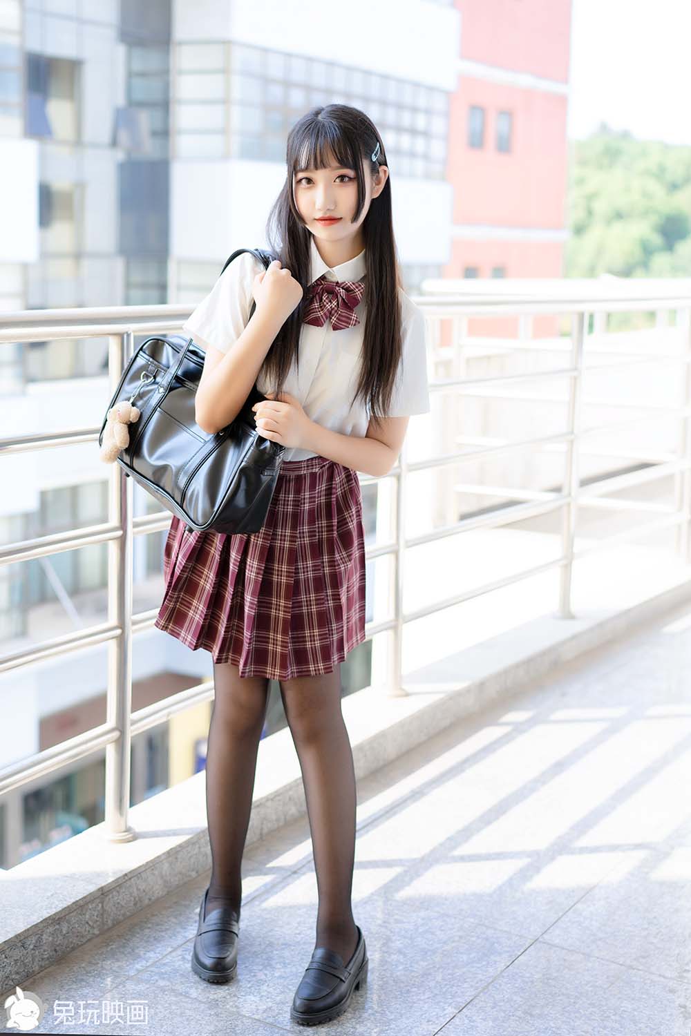 [兔玩映画]C28.003 超甜的制服学妹 预览图 - 2