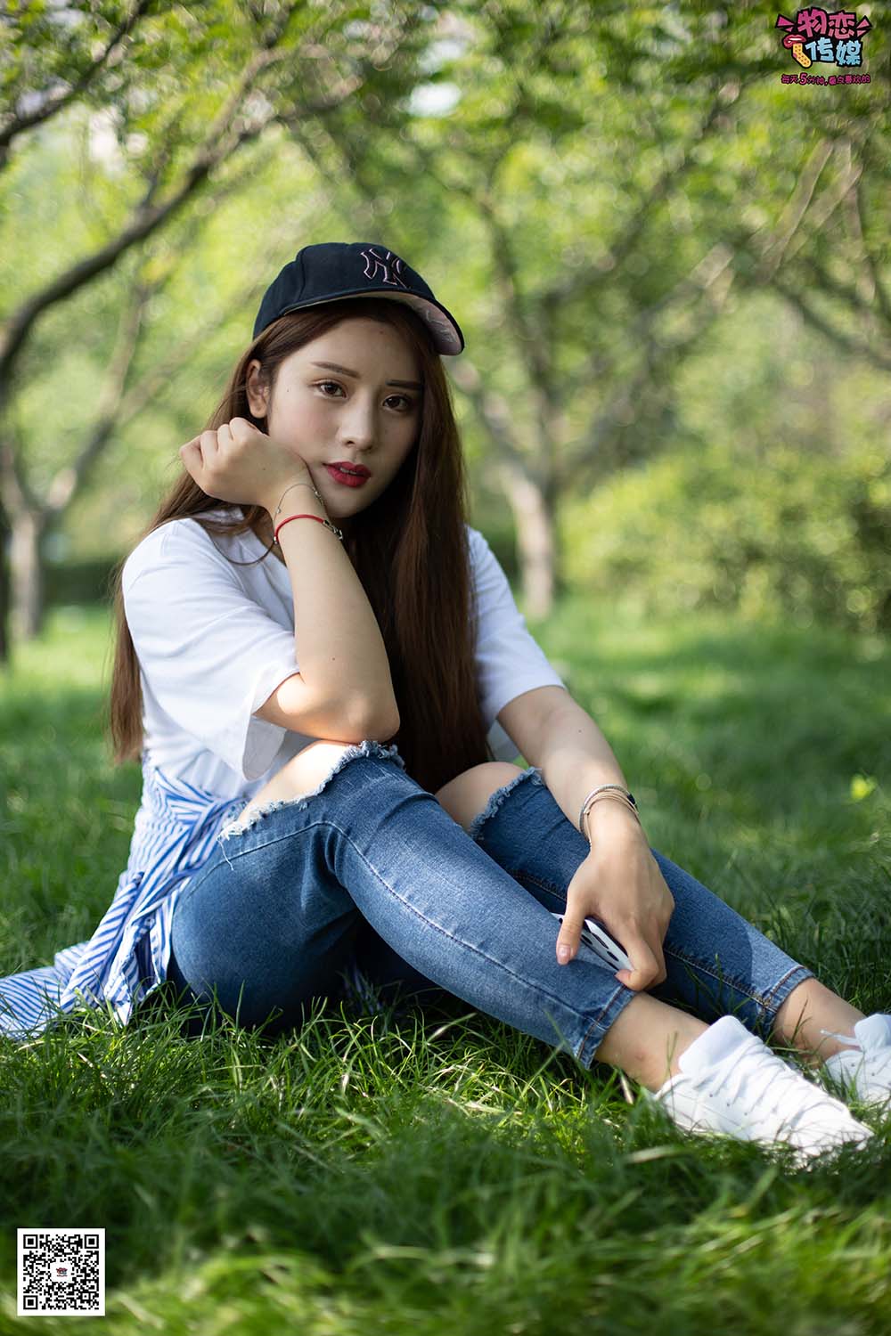 物恋传媒 NO.027 棒球帽白色板鞋藏棉袜,清纯运动美少女,今日份的网红小姐姐请收下