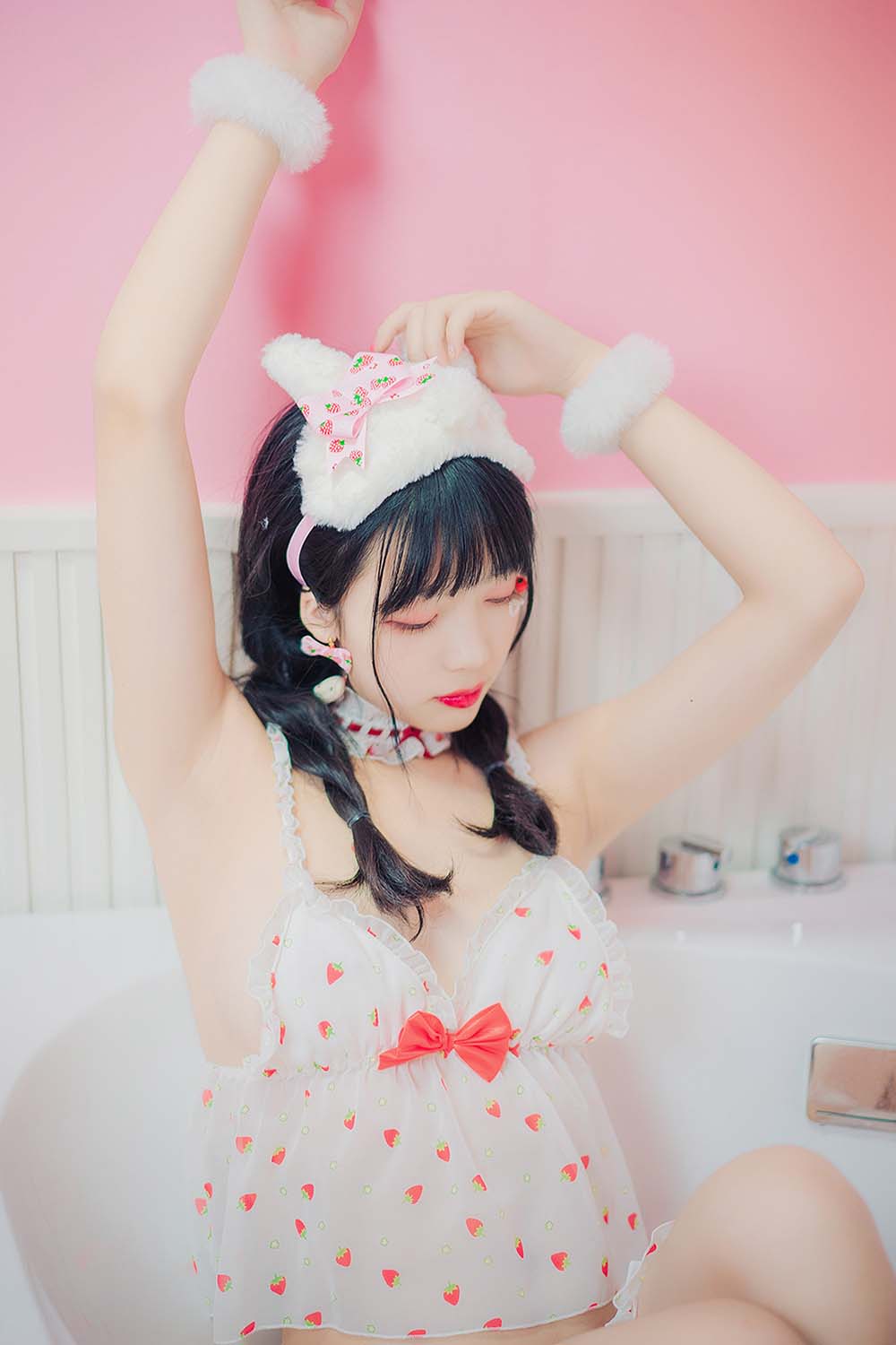 [喵糖映画]VOL.252 草莓妹妹 预览图 - 2