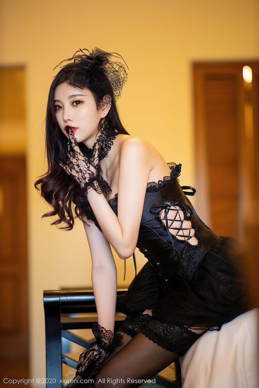 [Xiuren秀人网]XR20200803N02400 2020.08.03 NO.2400 黑色诱惑女神 杨晨晨sugar 预览图 - 5