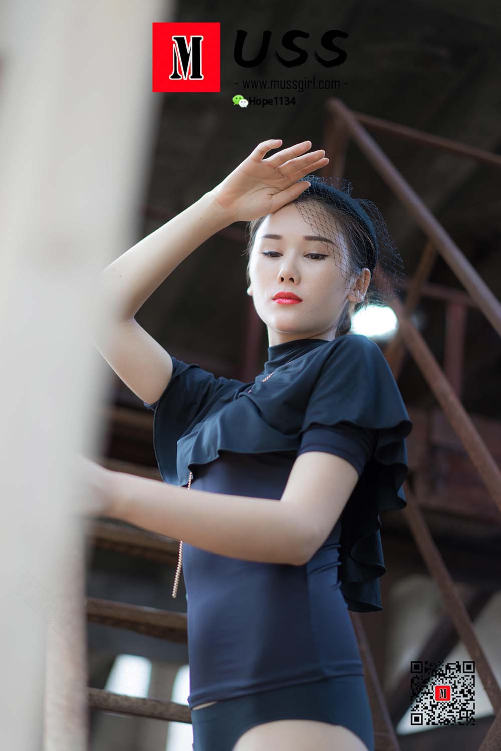 [MussGirl慕丝女郎]NO.030 IESS的始祖model 聪雪组合 预览图 - 2