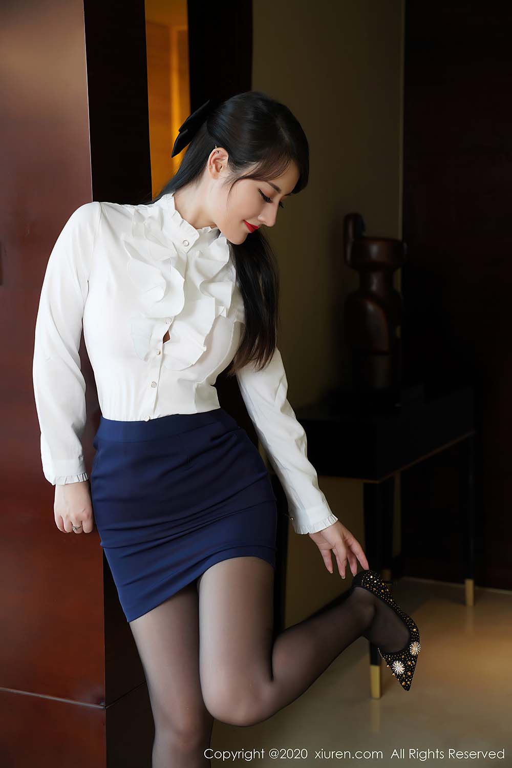 [Xiuren秀人网]XR20200813N02437 2020.08.13 NO.2437 都市丽人 诗诗kiki 预览图 - 4