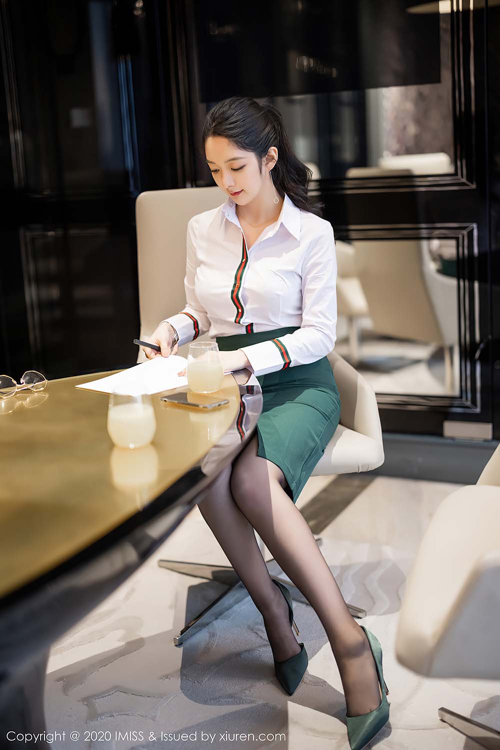 [IMiss爱蜜社]IMS20201105VOL0521 2020.11.05 VOL.521 Angela小热巴 预览图 - 2