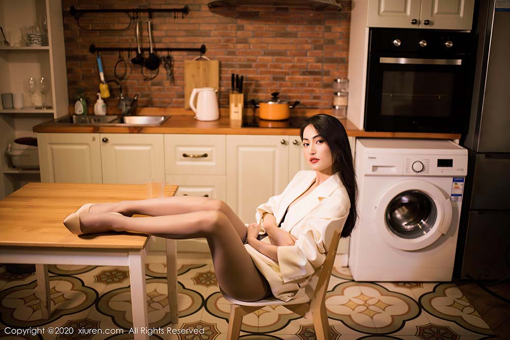 [Xiuren秀人网]XR20201030N02718 2020.10.30 NO.2718 陈舒羽 预览图 - 2