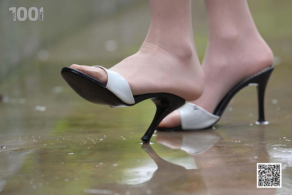 [IESS异思趣向]一千零一夜 162《雨中漫步2》 预览图 - 2