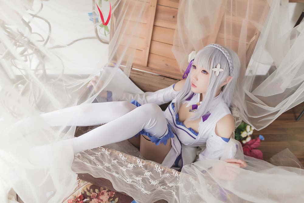 瓜希酱 – 艾米莉亚 预览图 - 2