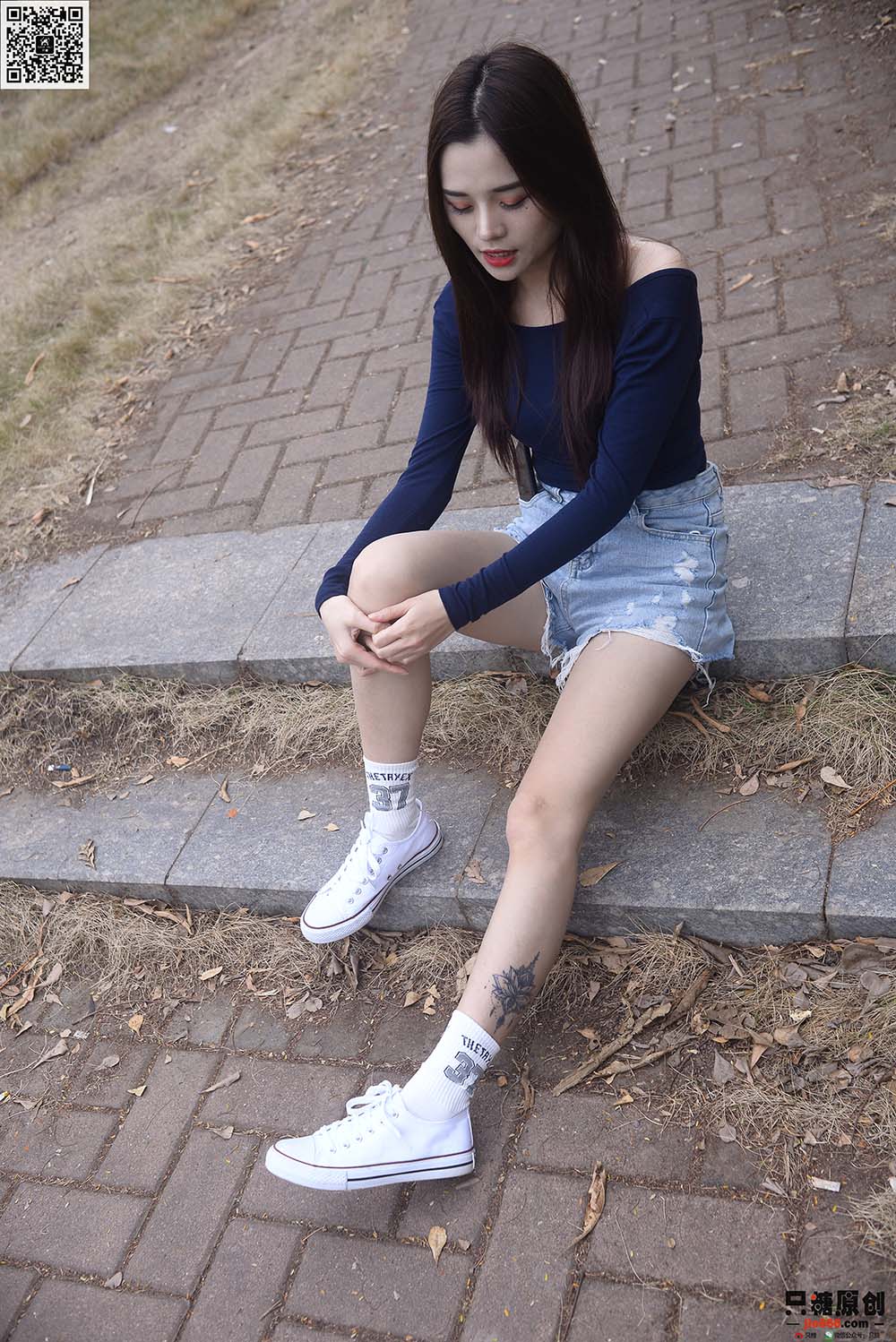 [只糖棉袜]NO.216 文文 人潮里不知所措