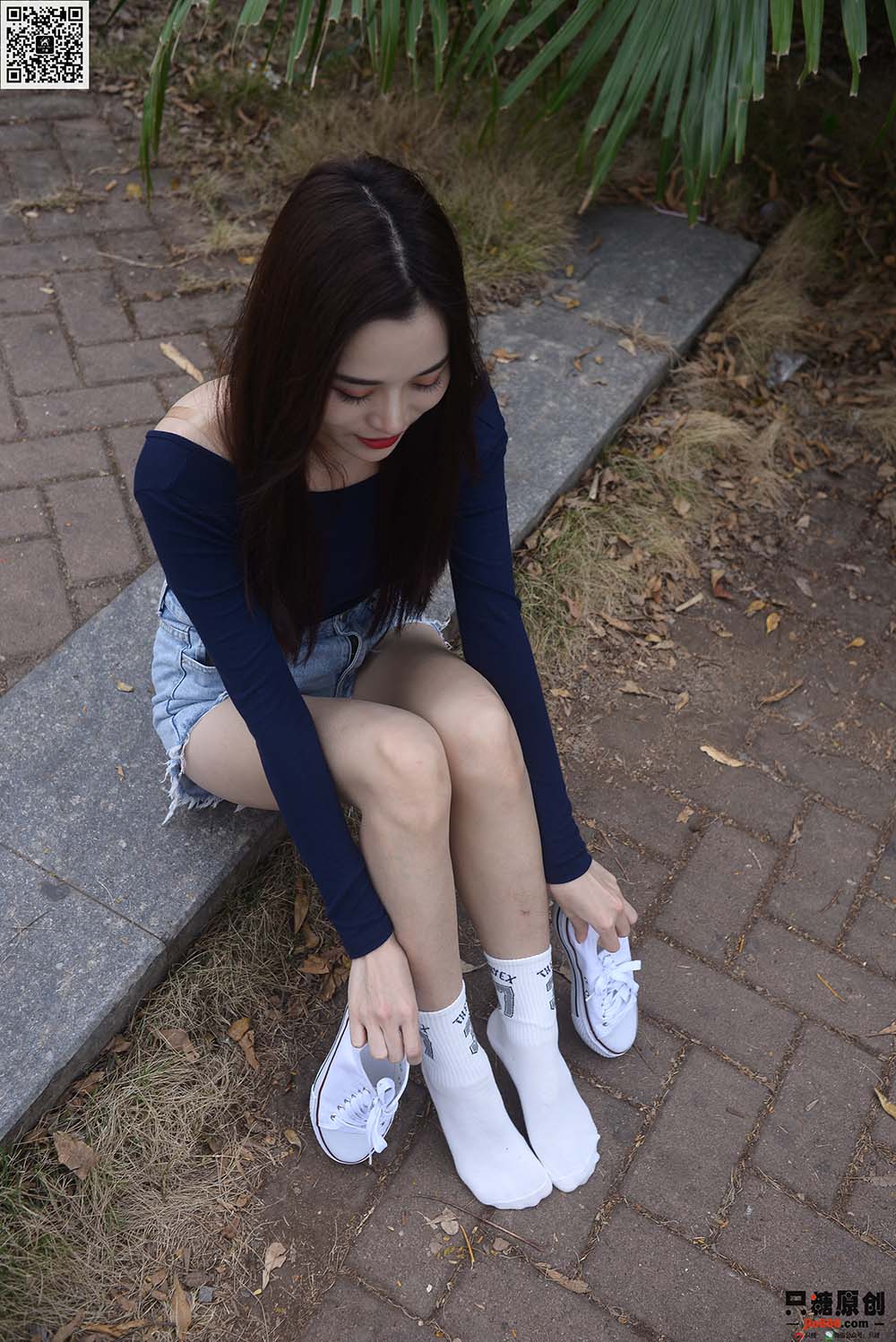 [只糖棉袜]NO.216 文文 人潮里不知所措 预览图 - 2