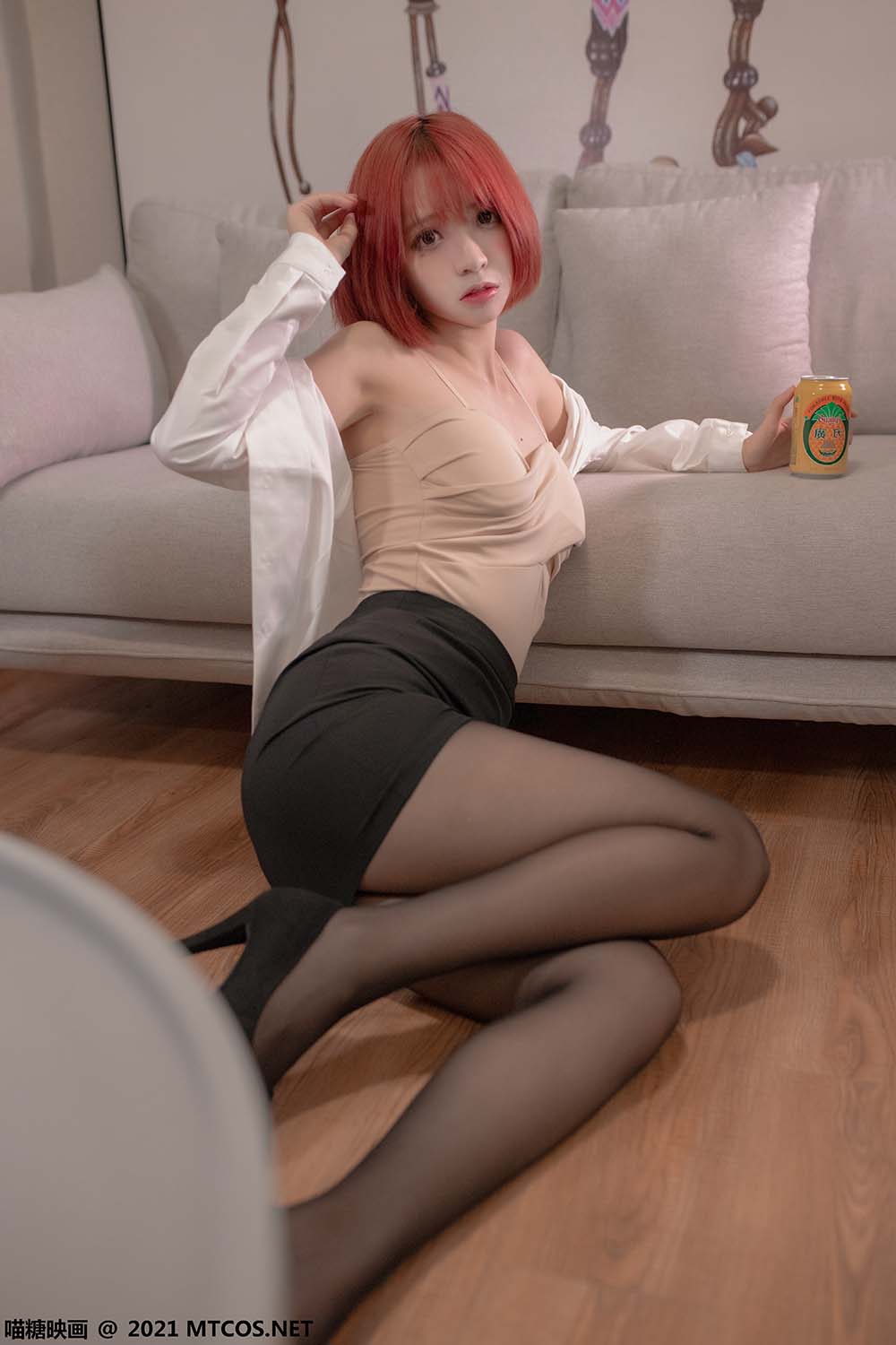 [喵糖映画]VOL.379 制服OL 预览图 - 2