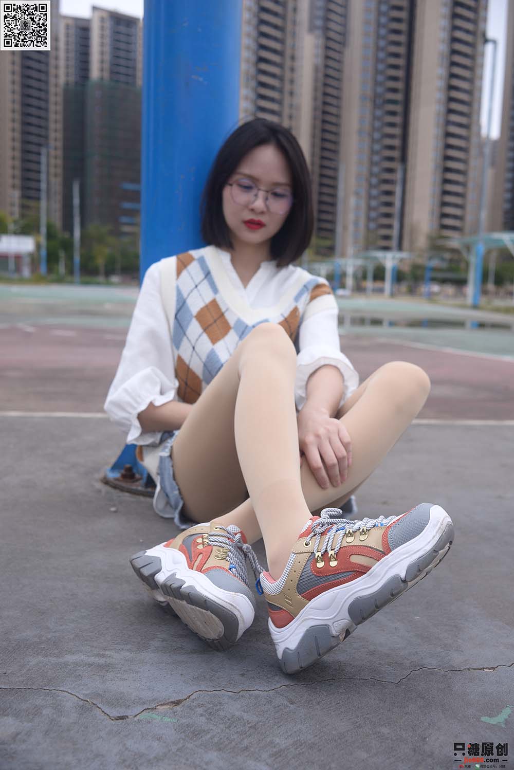 [只糖棉袜]NO.233 小伊 春天的花开满了墙