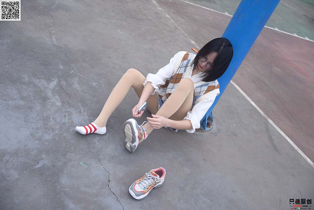 [只糖棉袜]NO.233 小伊 春天的花开满了墙 预览图 - 2