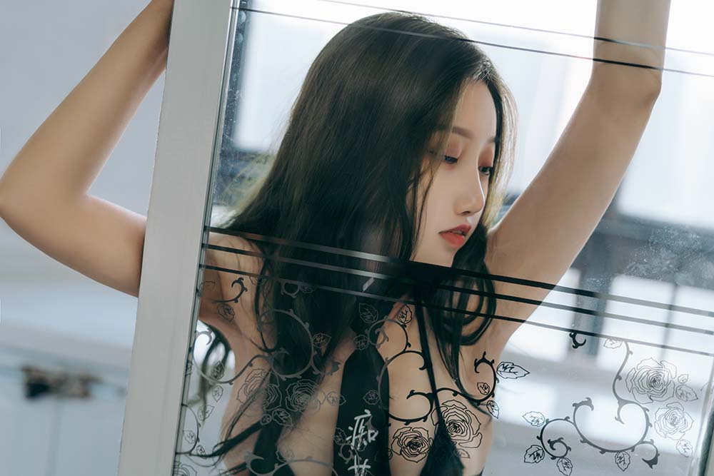 eloise软软 – 痴女欧尼 预览图 - 2