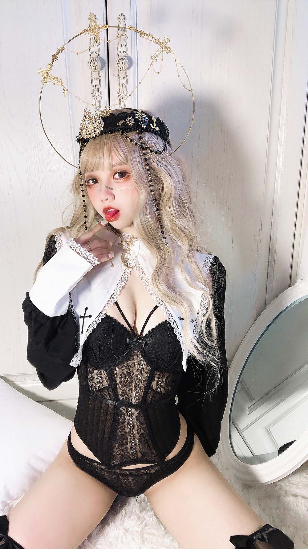 果咩酱w – 叛逆修女 预览图 - 2