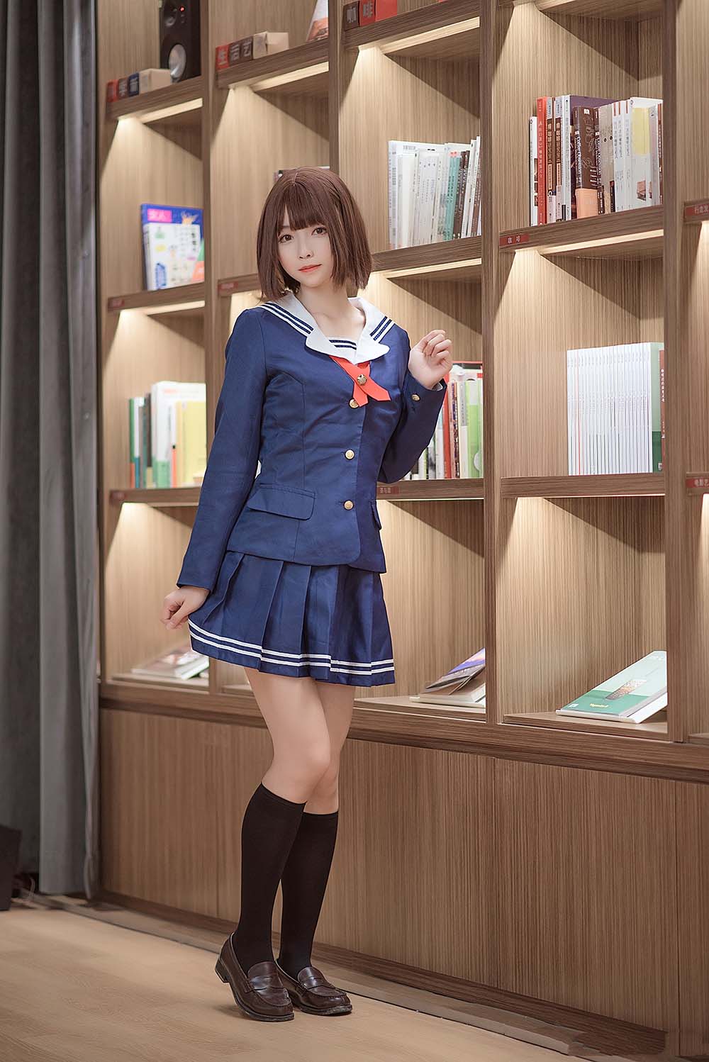 大大卷卷小卷 – 加藤惠校服 预览图 - 2