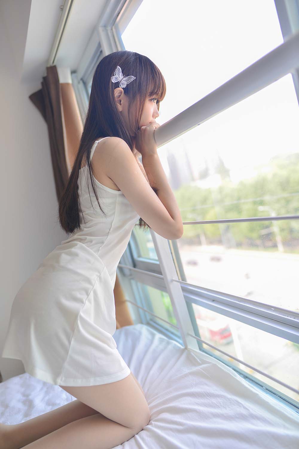 雪琪 – 肉丝吊带裙 预览图 - 2