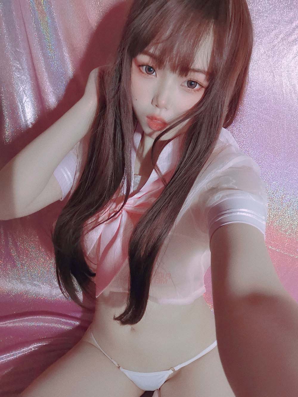 七月喵子 – 粉嫩水手服 预览图 - 2