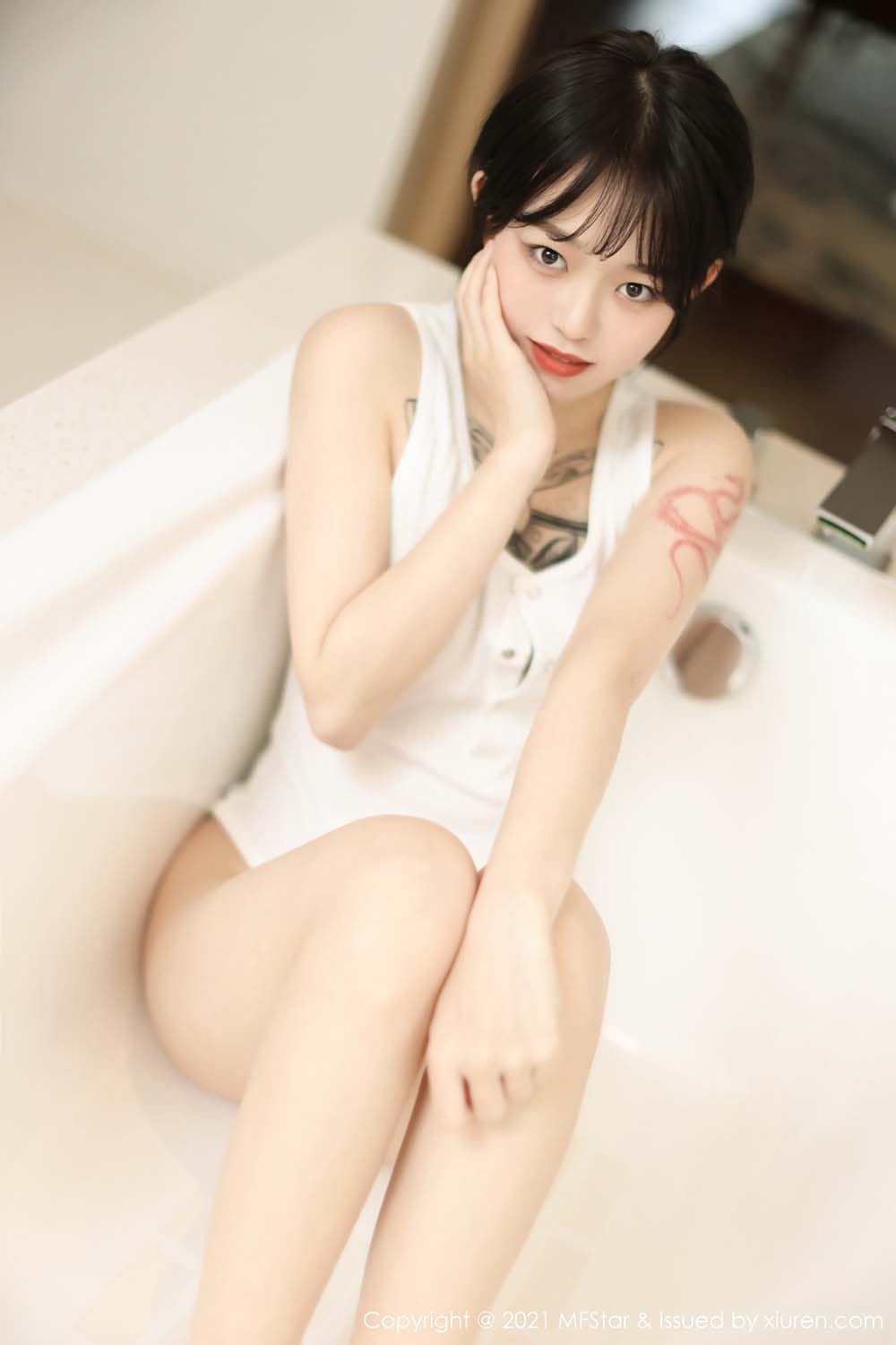[MFStar模范学院]2021.05.17 VOL.496 奶瓶子 预览图 - 2