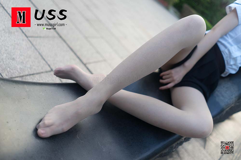 [MussGirl慕丝女郎]NO.066 第一次约拍穿丝袜小姐姐