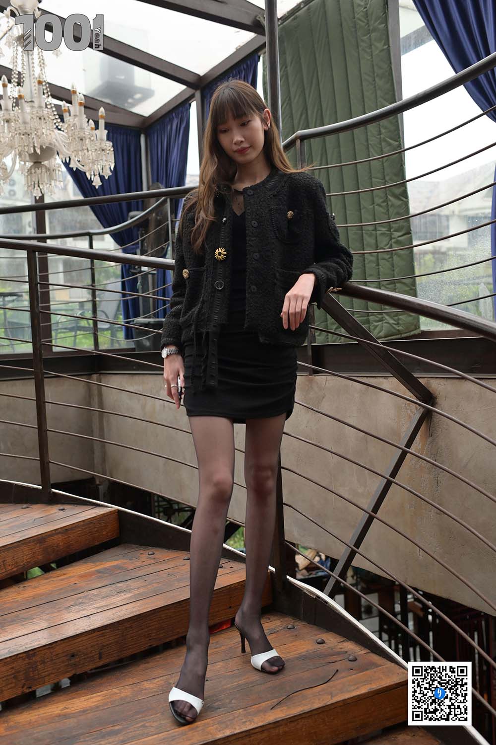 [IESS异思趣向] 一千零一夜 184 草莓《楼梯的拐角处1》