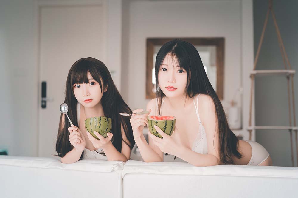 面饼仙儿 &香草喵 – 清凉姐妹 预览图 - 2