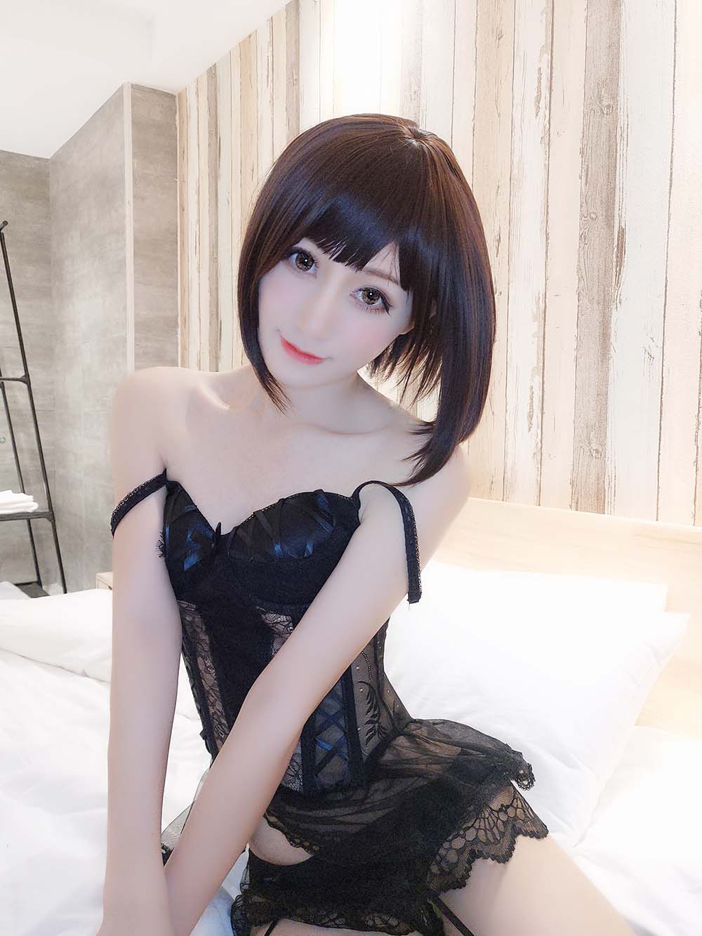 木之本果 – 黑色情趣内衣 预览图 - 2