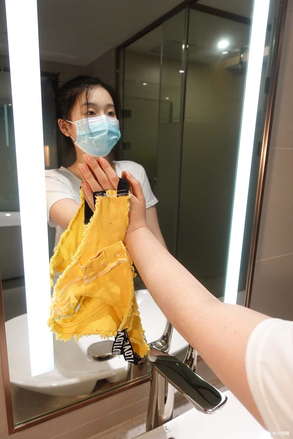 [ROSI口罩系列]2021.08.17 NO.1892 预览图 - 2