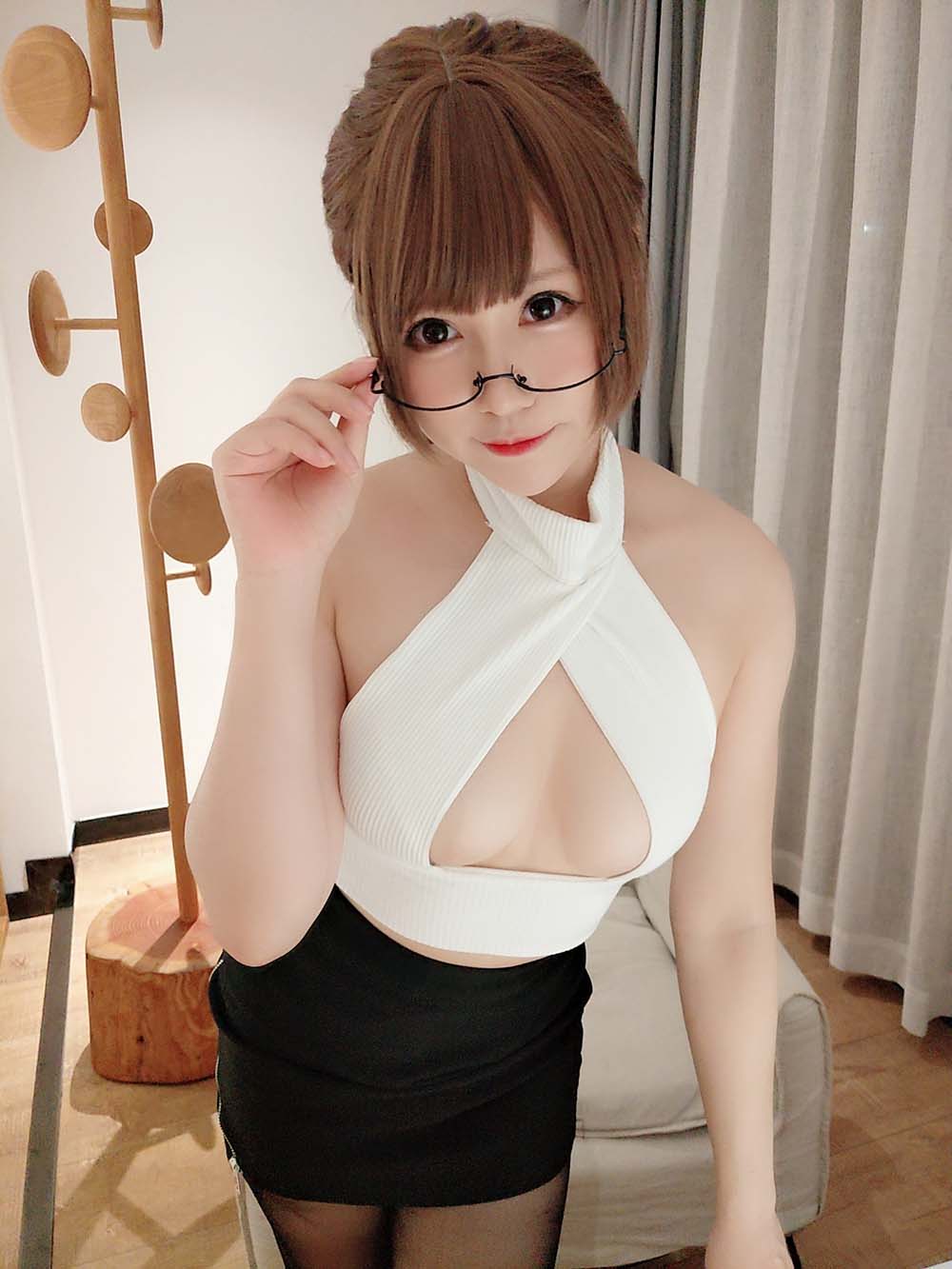 Nyako喵子 – 开胸黑丝
