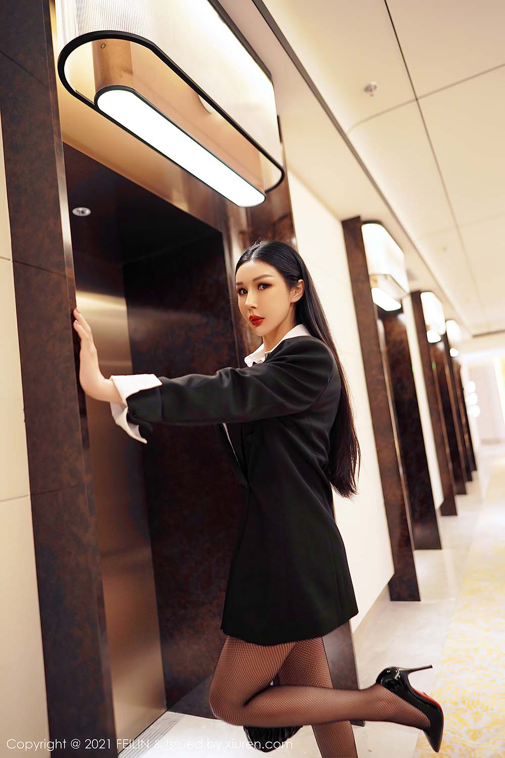 [Feilin嗲囡囡]2021.07.12 VOL.402 田冰冰 预览图 - 4