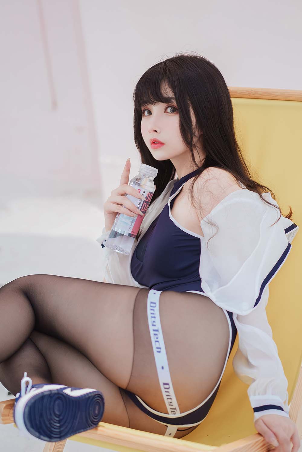 rioko凉凉子 – 天台竞泳