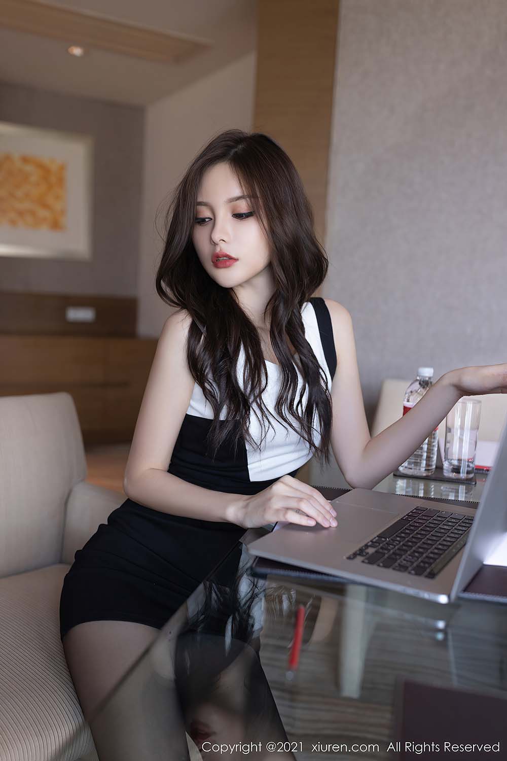 [Xiuren秀人网]2021.08.19 NO.3824 王心怡 预览图 - 3