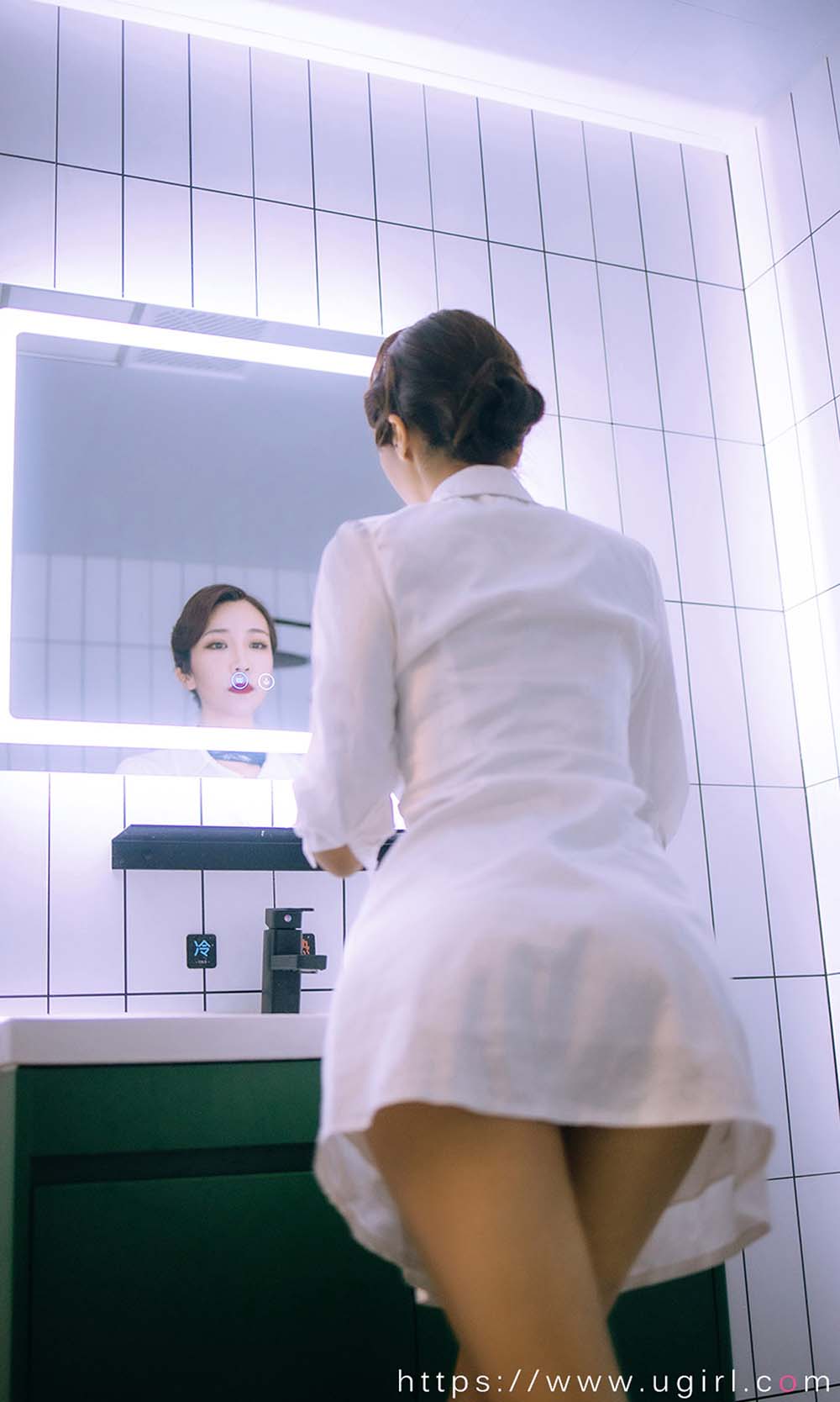 [爱尤物]2021 NO.2193 长腿妍嫣 复古情调 预览图 - 5