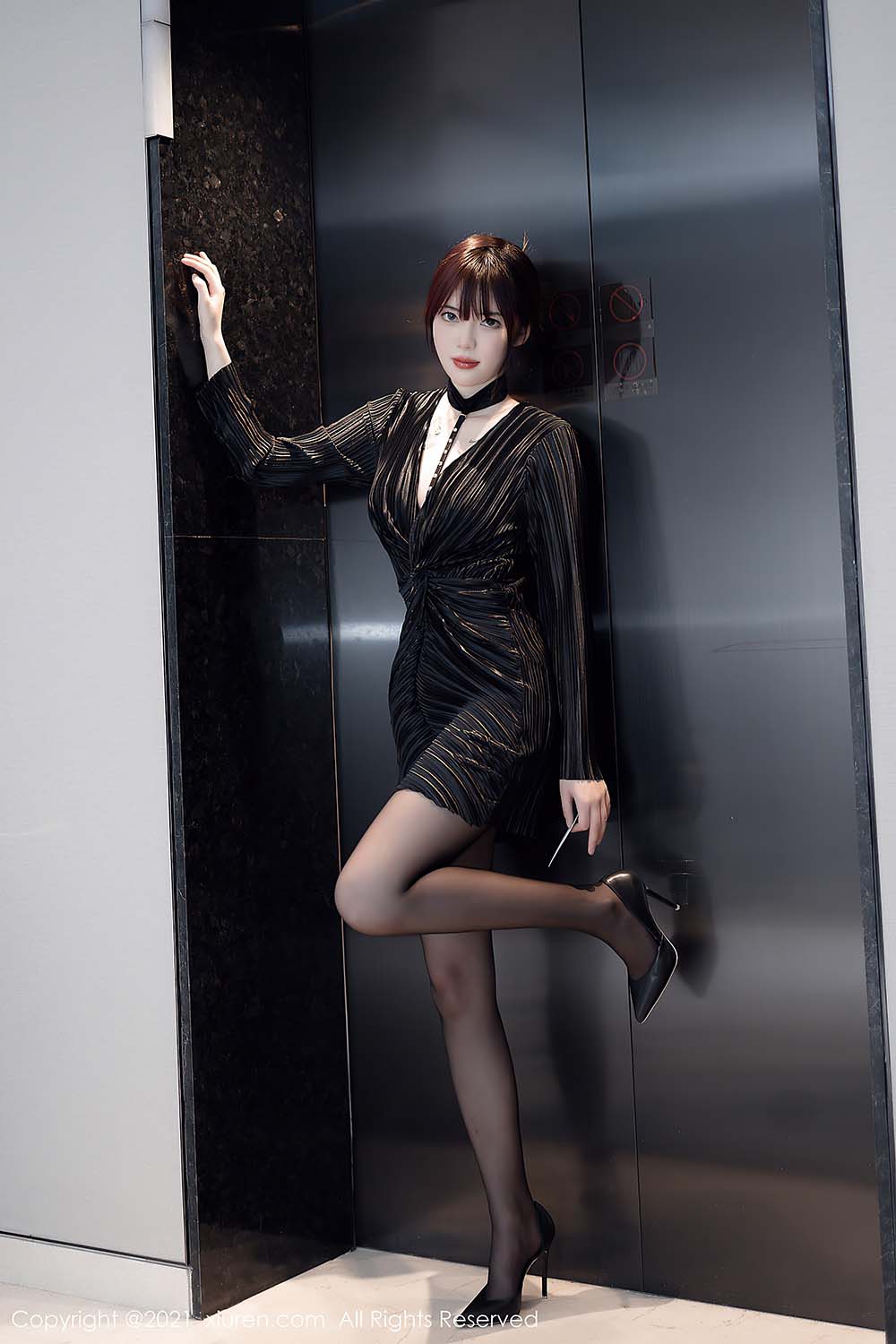 [Xiuren秀人网]2021.10.19 NO.4080 Arude薇薇 预览图 - 4