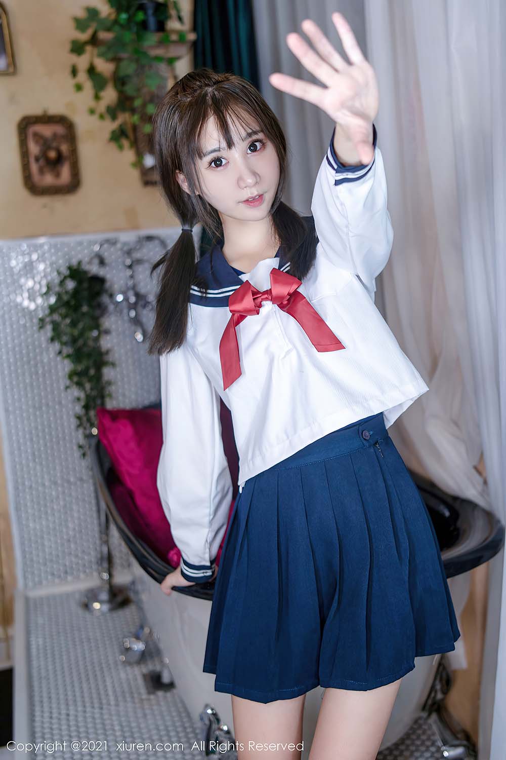 [Xiuren秀人网]2021.10.25 NO.4108 娇柔欲滴的萌妹子大眼好胸 小果冻儿 预览图 - 5