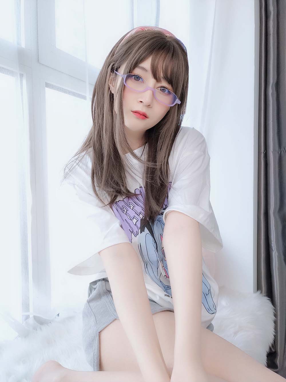 白银 – 宅家女友