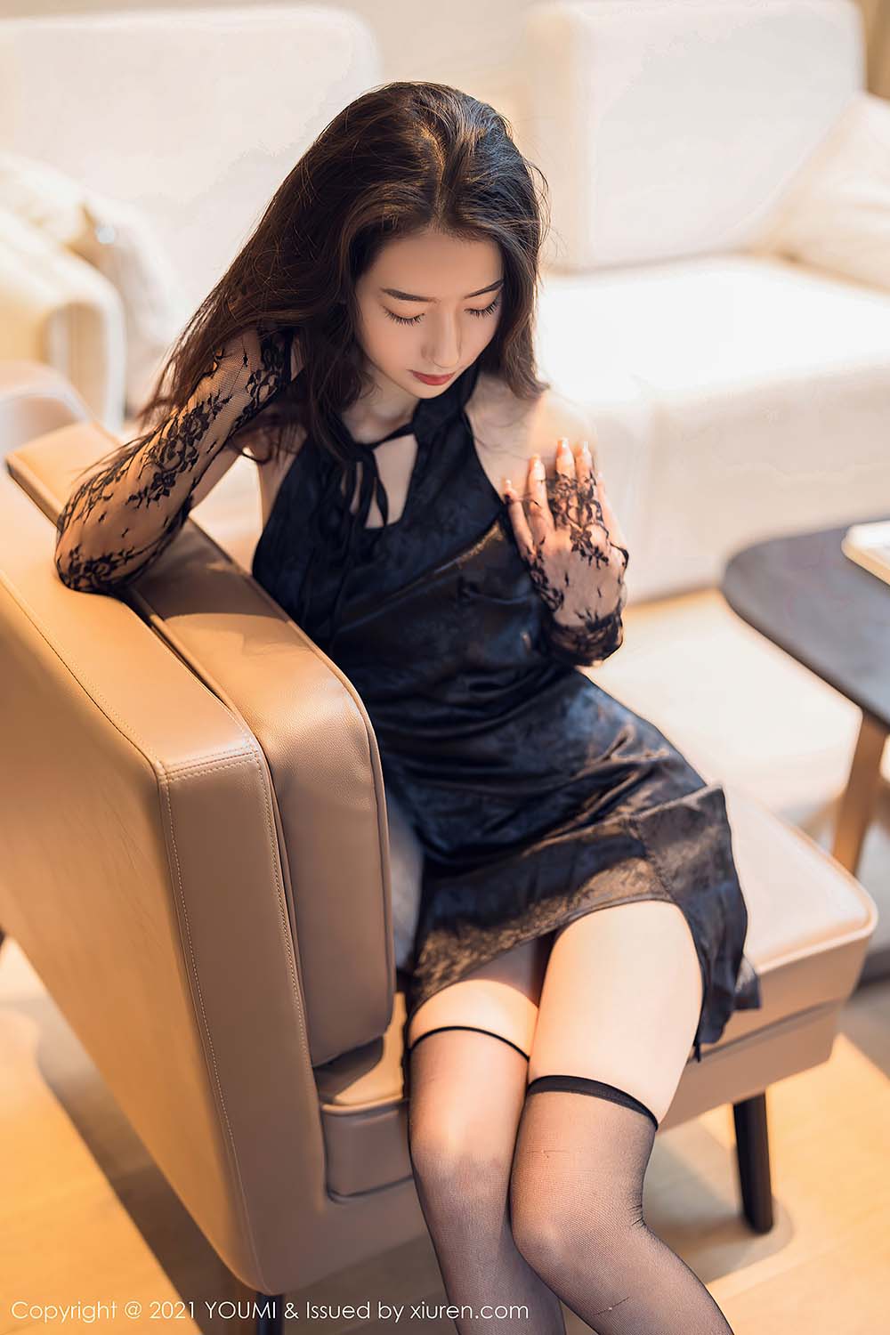 [YouMi尤蜜荟]2021.11.03 VOL.713 古典浪漫气息的韵味旗袍 熊小诺 预览图 - 4