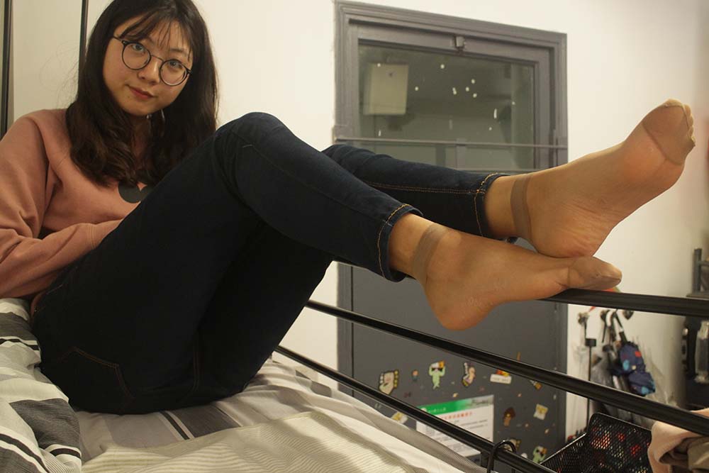 学妹校园寝室短丝系列007期 朱晨伊