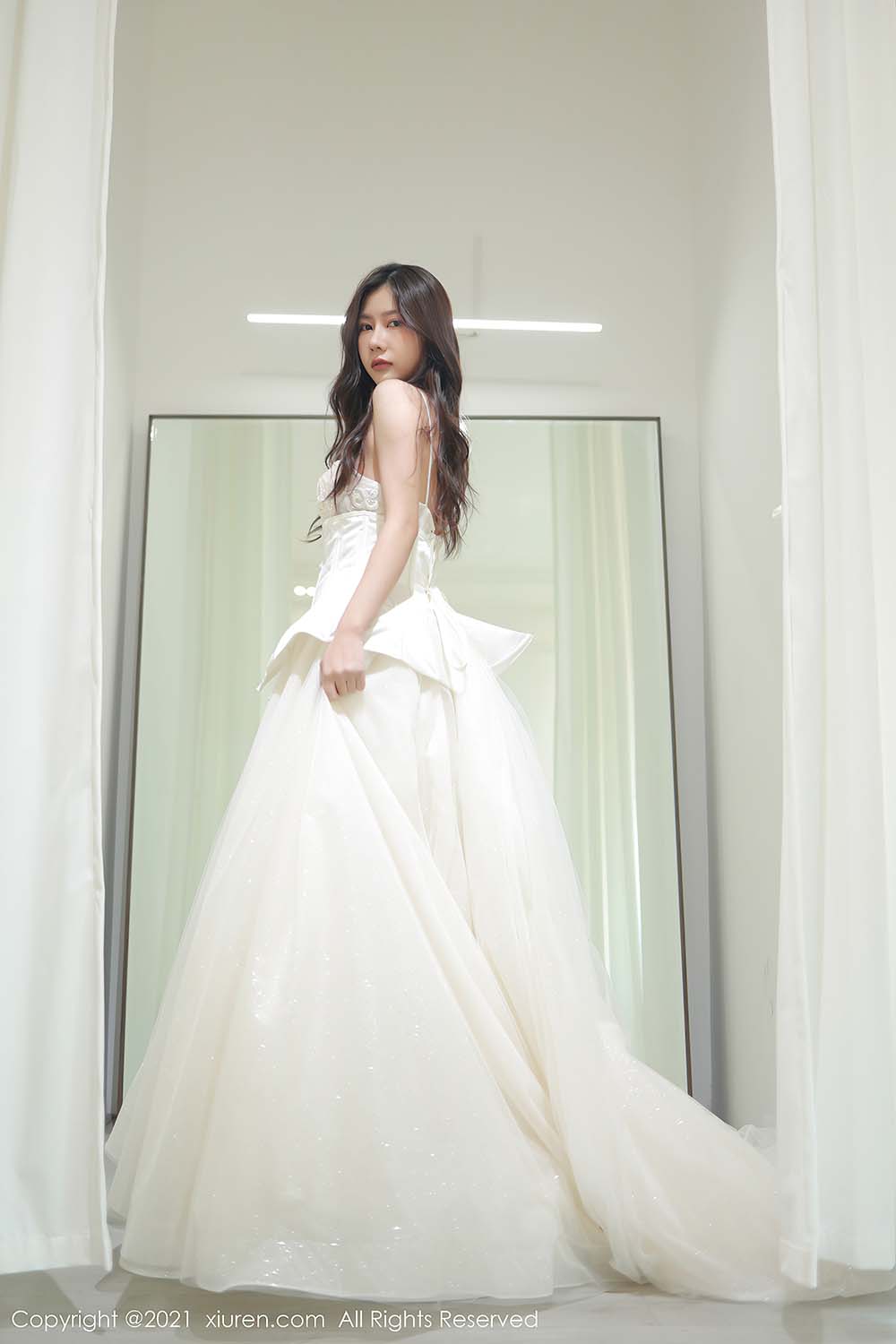 [Xiuren秀人网]2021.11.05 NO.4170 新娘婚纱 尹甜甜