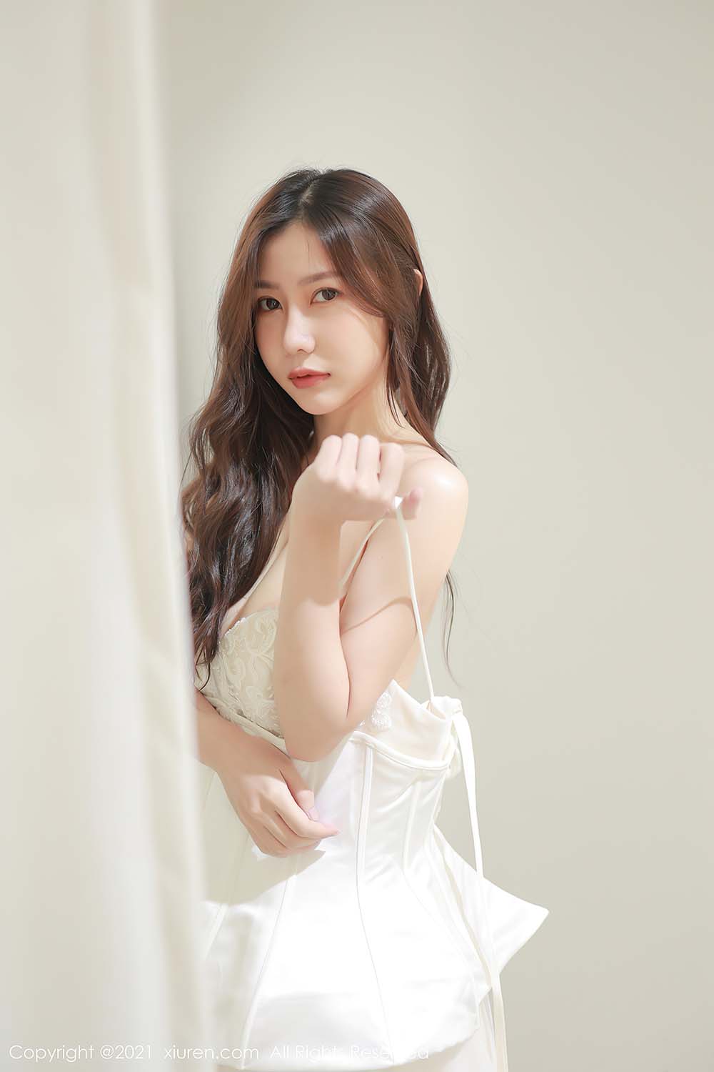 [Xiuren秀人网]2021.11.05 NO.4170 新娘婚纱 尹甜甜 预览图 - 4