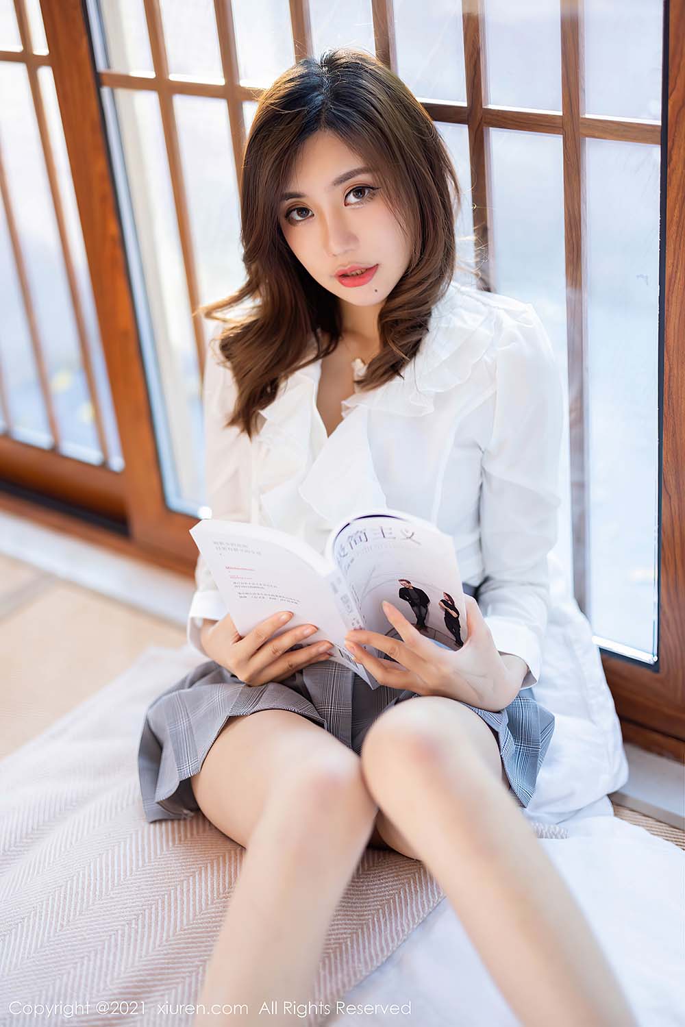 [Xiuren秀人网]2021.11.09 NO.4192 典雅且性感的JK系列 绮里嘉ula 预览图 - 4