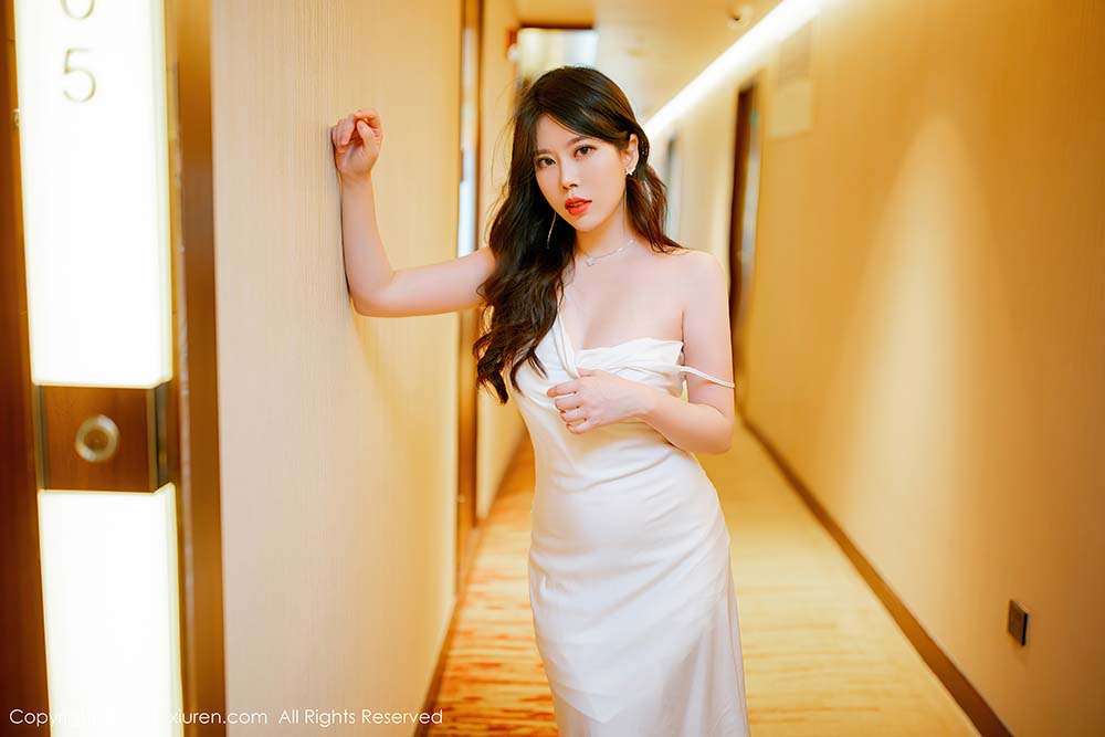 [Xiuren秀人网]2021.11.22 NO.4246 熟女气息妩媚呈现 白茹雪 预览图 - 3