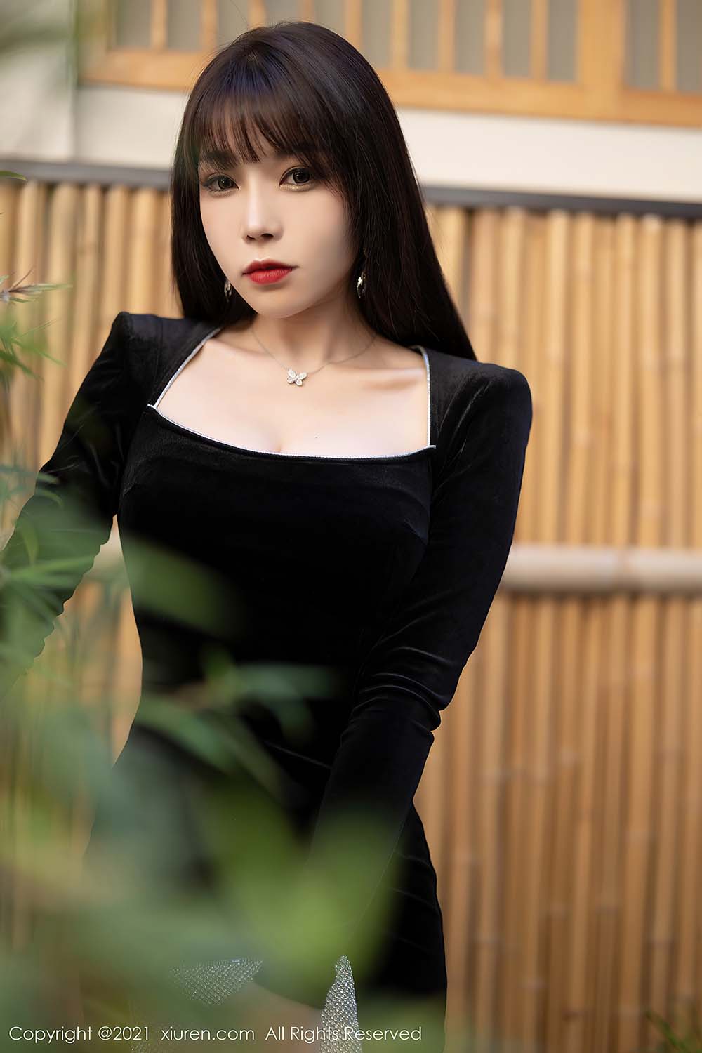 [Xiuren秀人网]2021.12.09 NO.4322 性感网格黑丝 芝芝Booty 预览图 - 5