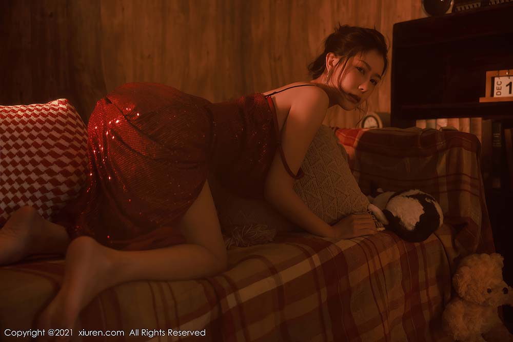 [Xiuren秀人网]2021.12.20 NO.4357 性感内衣搭配黑丝 尹甜甜 预览图 - 4