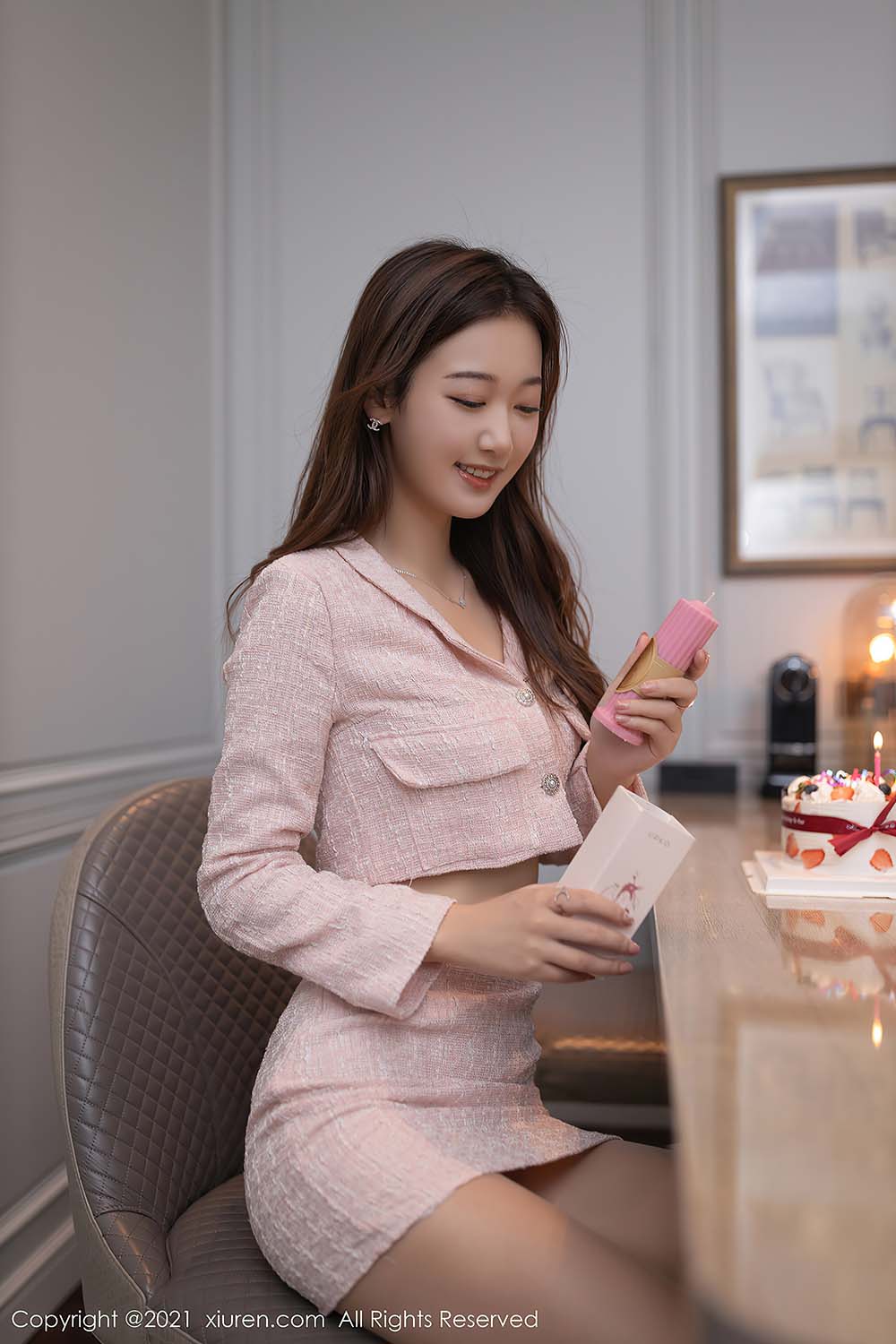 [Xiuren秀人网]2021.12.27 NO.4390 性感粉灰色透明睡衣 唐安琪 预览图 - 3